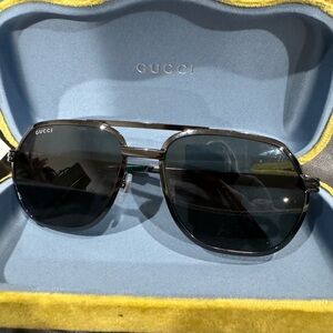 Aviator Gucci sunglasses